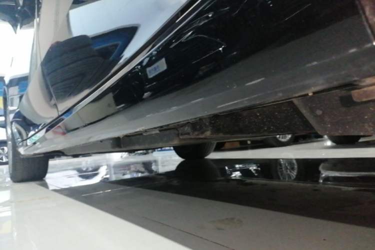 Used Toyota Avalon 2019 Dual-Engine 2.5L XLE Prestige Version China VI Standard Left Side Sill