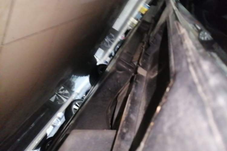 Used Toyota Avalon 2019 Dual-Engine 2.5L XLE Prestige Version China VI Standard Left Side Sill