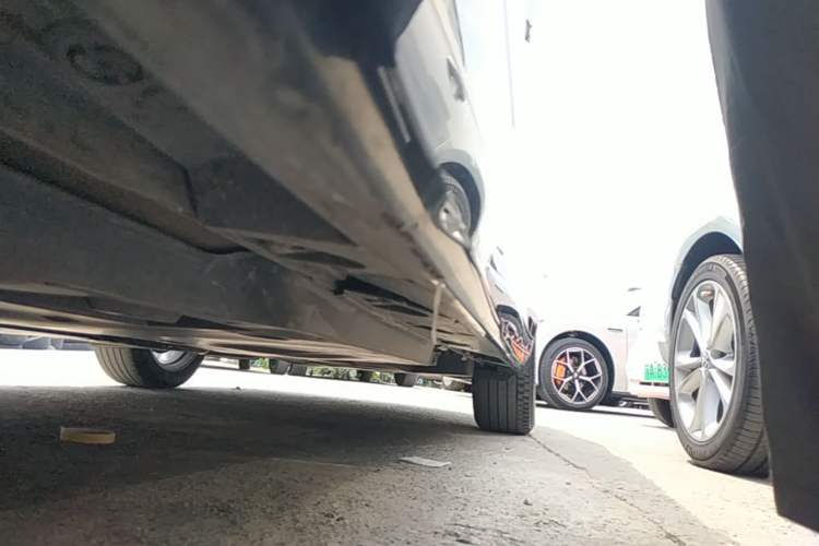 Used Toyota Avalon 2019 2.0L Luxury Edition China VI Standard Left Side Sill