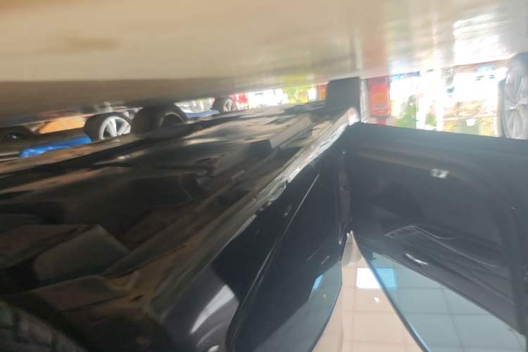 Used Toyota Avalon 2019 Dual-Engine 2.5L XLE Prestige Version China VI Standard Left Side Sill