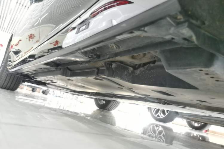 Used Toyota Avalon 2019 2.5L Touring Premium Version China VI Standard Left Side Sill