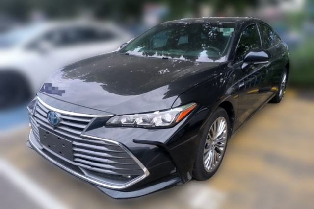 Ojetý Toyota Avalon 2019 Dual-Engine 2.5L XLE Prestige Version China VI Standard