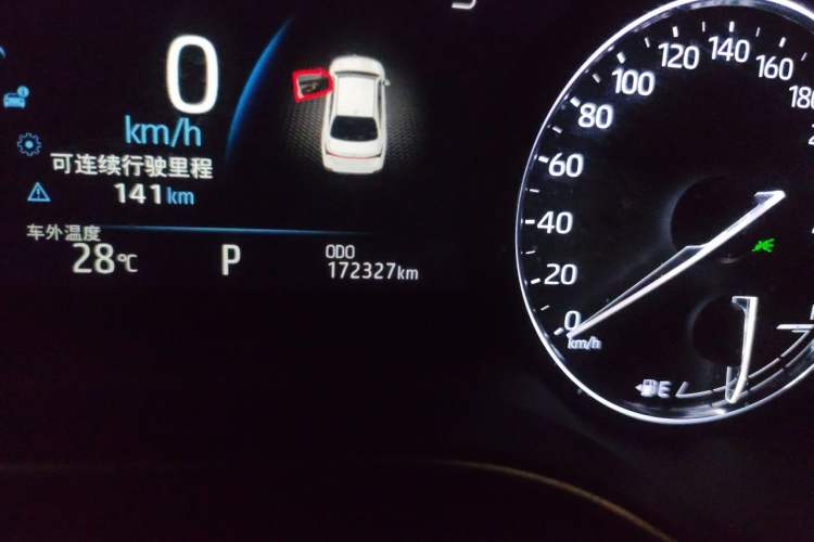 Used Toyota Avalon 2019 2.0L XLE Premium Edition China VI Odometer Close Up