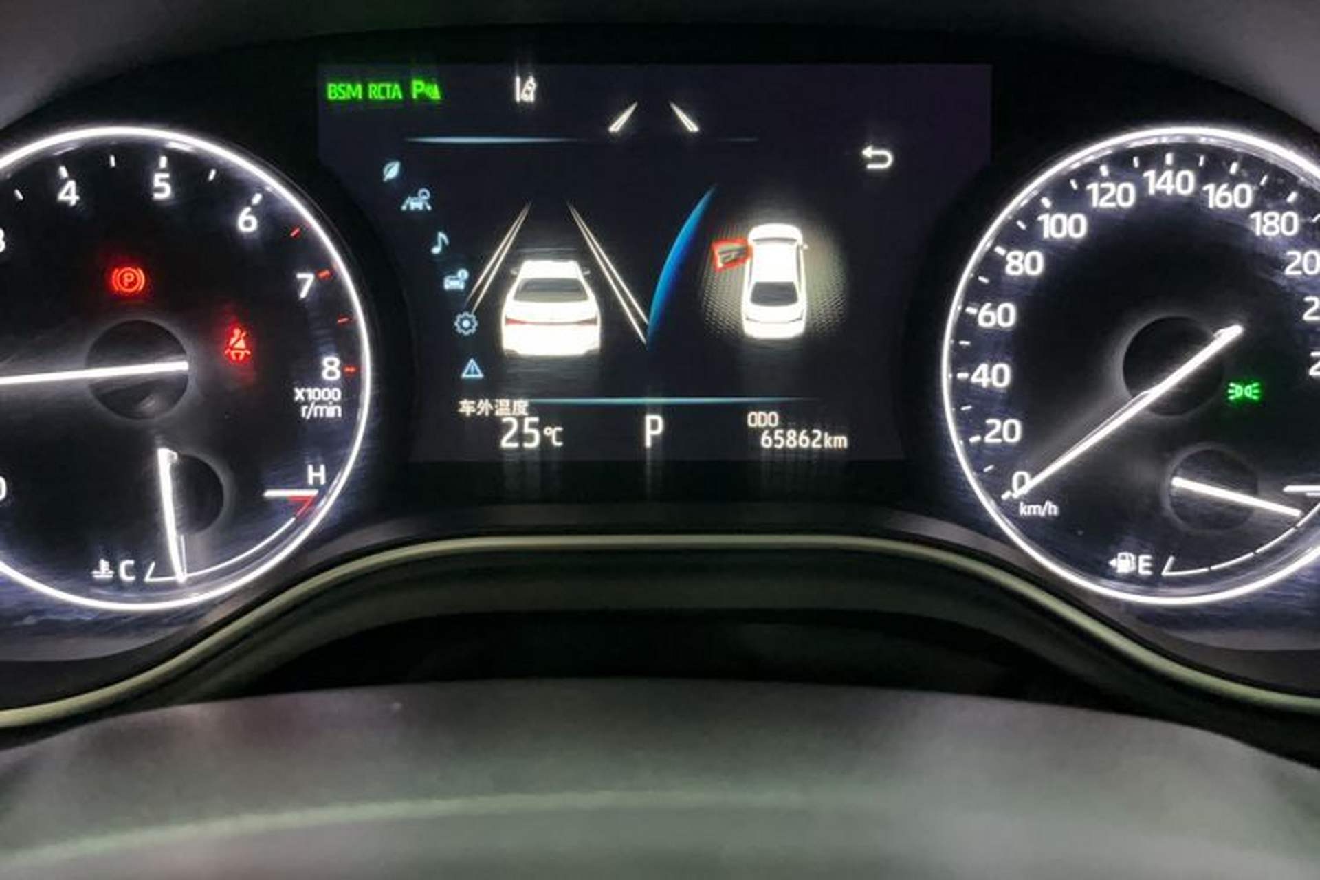 Used Toyota Avalon 2019 2.0L XLE Premium Edition China VI Odometer Close Up