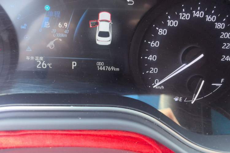 Used Toyota Avalon 2019 2.0L Luxury Edition China VI Standard Odometer Close Up