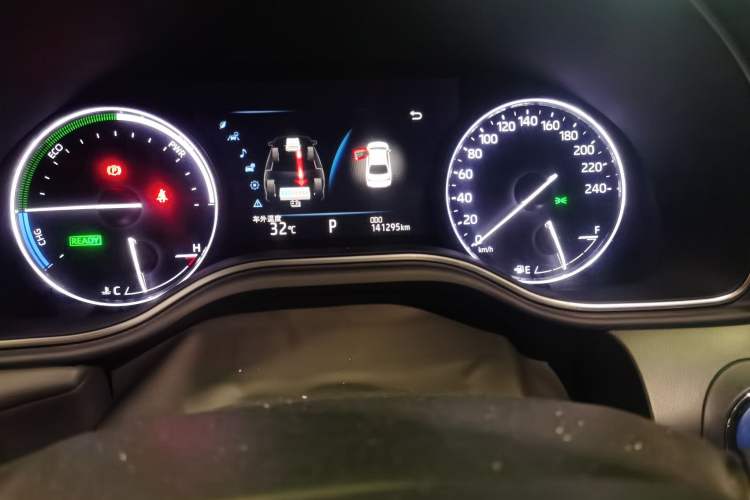 Used Toyota Avalon 2019 Dual-Engine 2.5L Luxury Edition China VI Standard Odometer Close Up