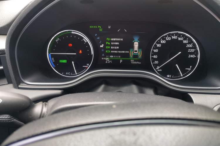 Used Toyota Avalon 2019 Dual-Engine 2.5L XLE Prestige Version China VI Standard Odometer Close Up