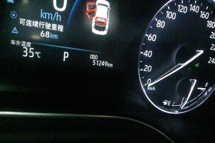 Used Toyota Avalon 2019 2.0L XLE Premium Edition China VI Odometer Close Up