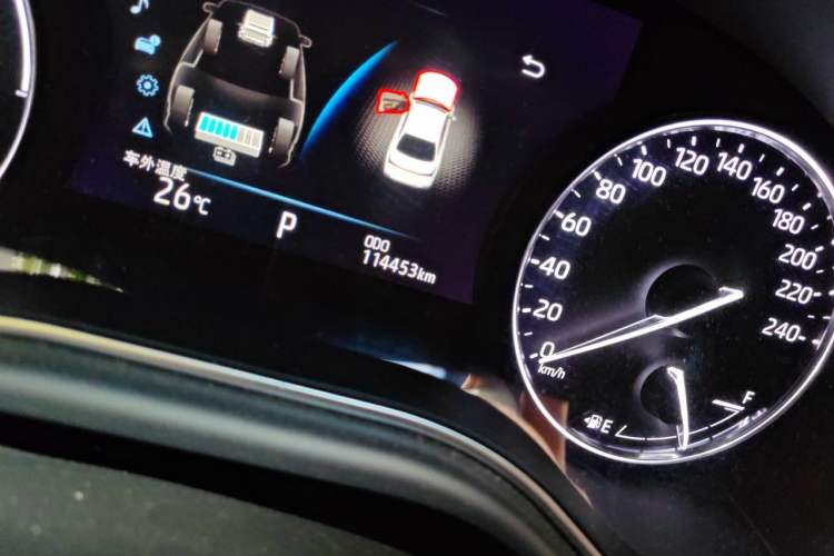 Used Toyota Avalon 2019 Dual-Engine 2.5L Luxury Edition China VI Standard Odometer Close Up
