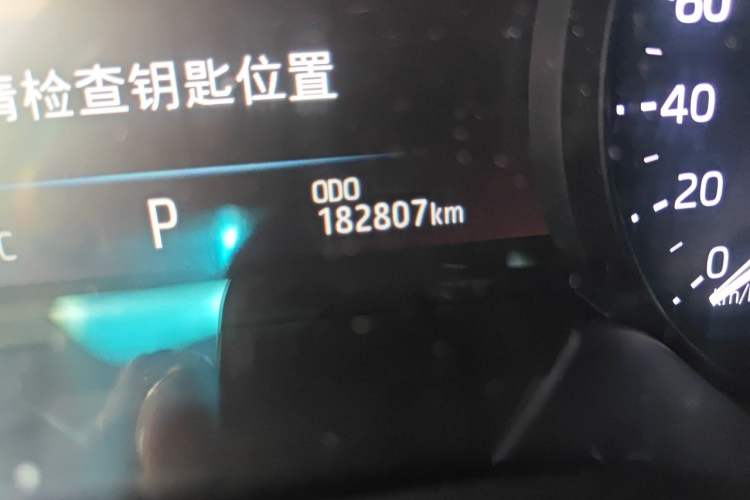 Used Toyota Avalon 2019 2.0L Luxury Edition China VI Standard Odometer Close Up