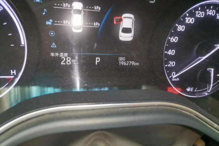 Used Toyota Avalon 2019 Dual-Engine 2.5L Luxury Edition China V Standard Odometer Close Up