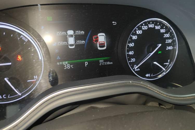 Used Toyota Avalon 2019 Dual-Engine 2.5L Luxury Edition China VI Standard Odometer Close Up