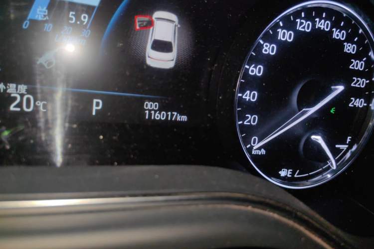 Used Toyota Avalon 2019 Dual-Engine 2.5L XLE Prestige Version China VI Standard Odometer Close Up