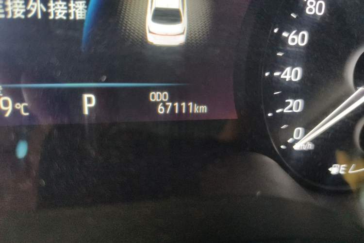 Used Toyota Avalon 2019 2.0L Ambition Edition China VI Odometer Close Up