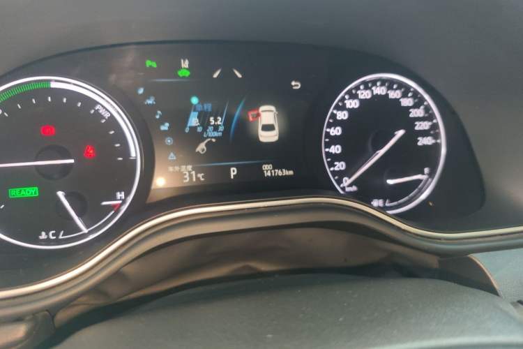 Used Toyota Avalon 2019 Dual-Engine 2.5L Luxury Edition China VI Standard Odometer Close Up
