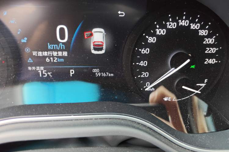 Used Toyota Avalon 2019 2.0L Luxury Edition China VI Standard Odometer Close Up