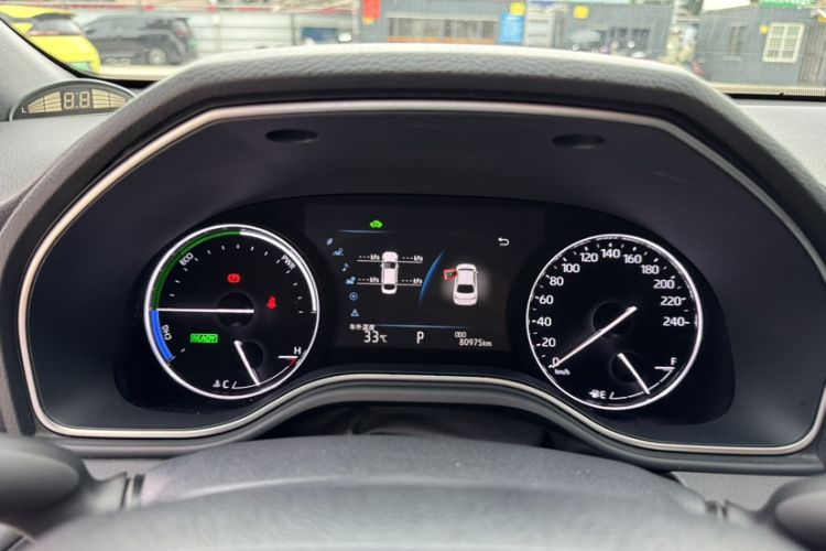 Used Toyota Avalon 2019 Dual-Engine 2.5L Luxury Edition China VI Standard Odometer Close Up