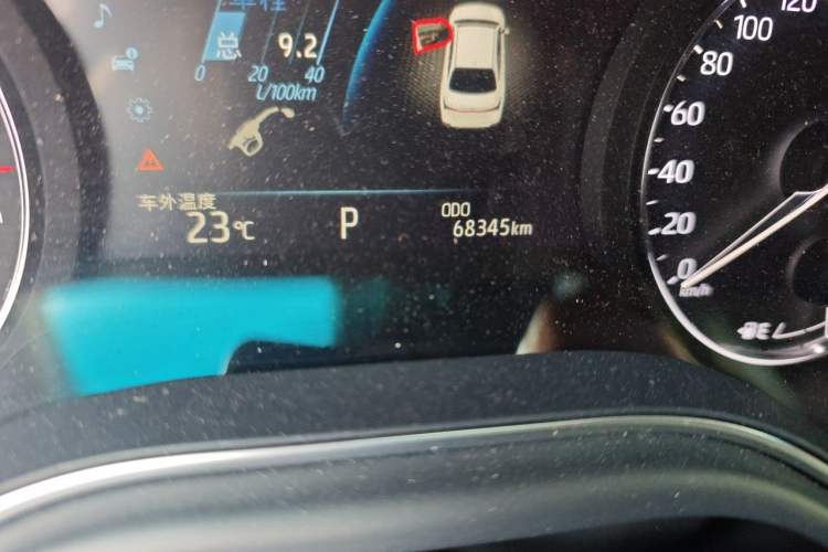 Used Toyota Avalon 2019 2.0L XLE Premium Edition China VI Odometer Close Up