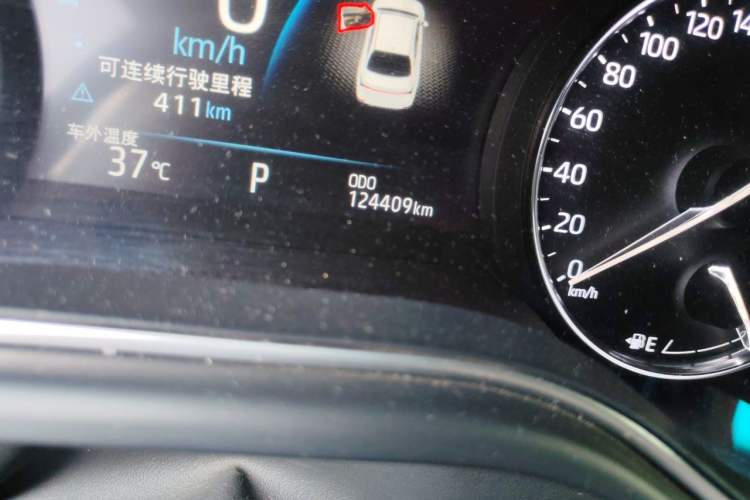 Used Toyota Avalon 2019 2.0L XLE Premium Edition China VI Odometer Close Up