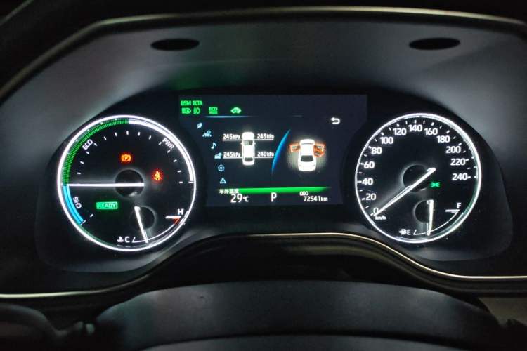 Used Toyota Avalon 2019 Dual-Engine 2.5L XLE Prestige Version China VI Standard Odometer Close Up