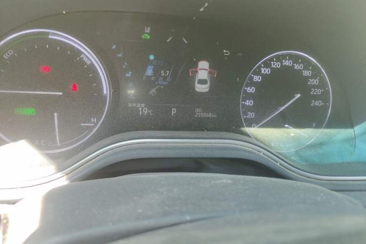 Used Toyota Avalon 2019 Dual-Engine 2.5L Luxury Edition China V Standard Odometer Close Up