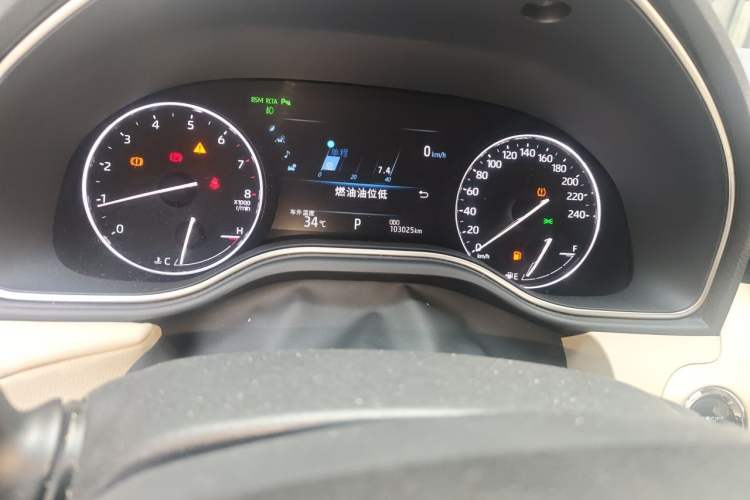 Used Toyota Avalon 2019 2.0L XLE Premium Edition China VI Odometer Close Up