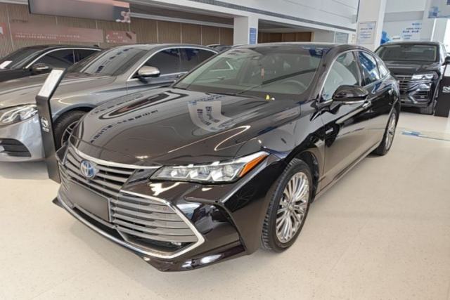 Used Toyota Avalon 2019 Dual-Engine 2.5L XLE Prestige Version China VI Standard