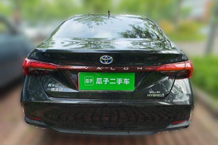 Used Toyota Avalon 2019 Dual-Engine 2.5L XLE Prestige Version China VI Standard Rear
