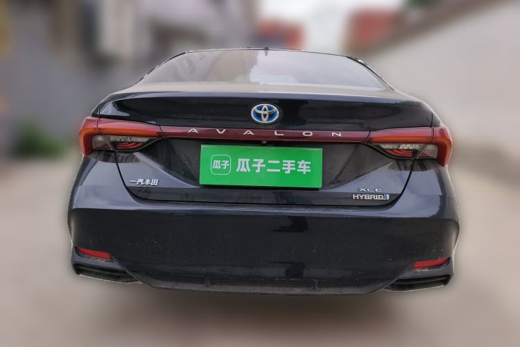 Used Toyota Avalon 2019 Dual-Engine 2.5L XLE Prestige Version China VI Standard Rear
