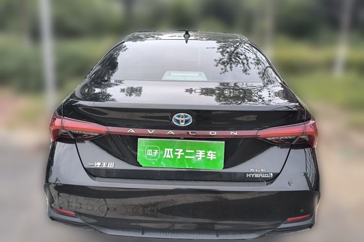 Used Toyota Avalon 2019 Dual-Engine 2.5L XLE Prestige Version China VI Standard Rear
