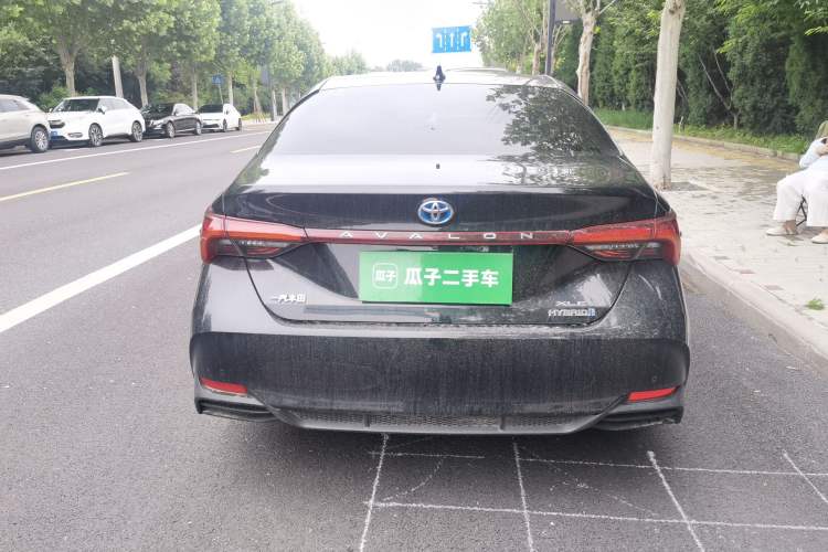 Used Toyota Avalon 2019 Dual-Engine 2.5L XLE Prestige Version China VI Standard Rear