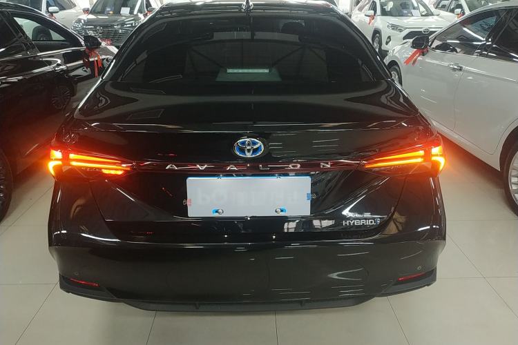 Used Toyota Avalon 2019 Dual-Engine 2.5L XLE Prestige Version China VI Standard Rear