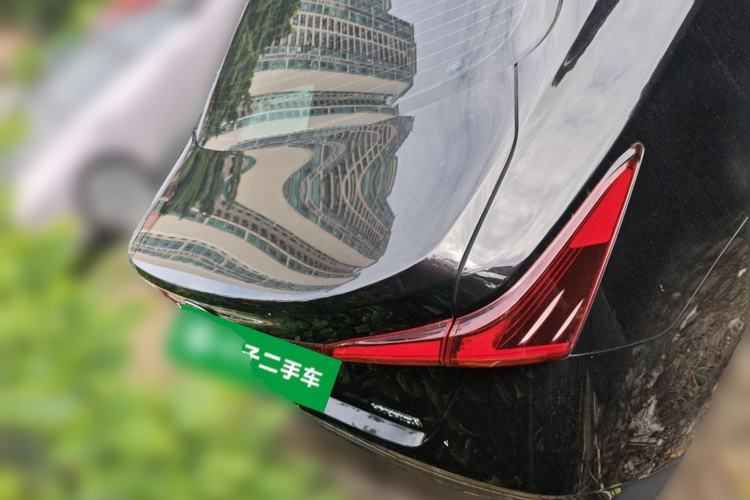 Used Toyota Avalon 2019 Dual-Engine 2.5L Luxury Edition China V Standard Rear