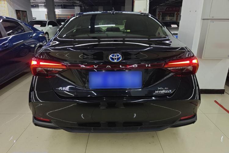 Used Toyota Avalon 2019 Dual-Engine 2.5L XLE Prestige Version China VI Standard Rear