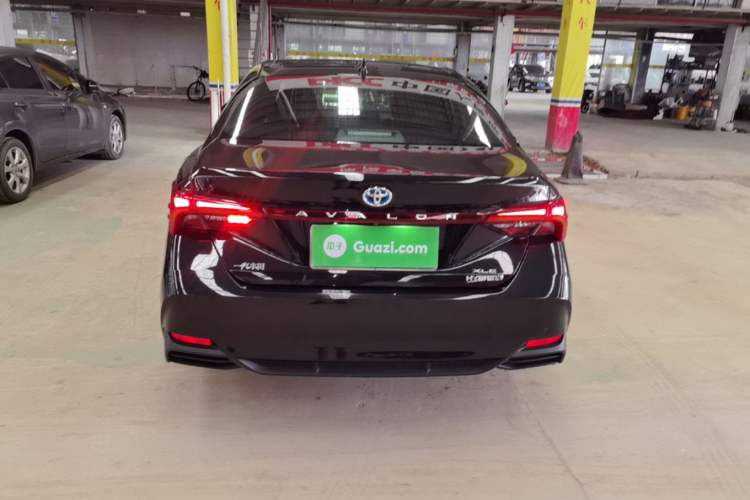 Used Toyota Avalon 2019 Dual-Engine 2.5L XLE Prestige Version China VI Standard Rear