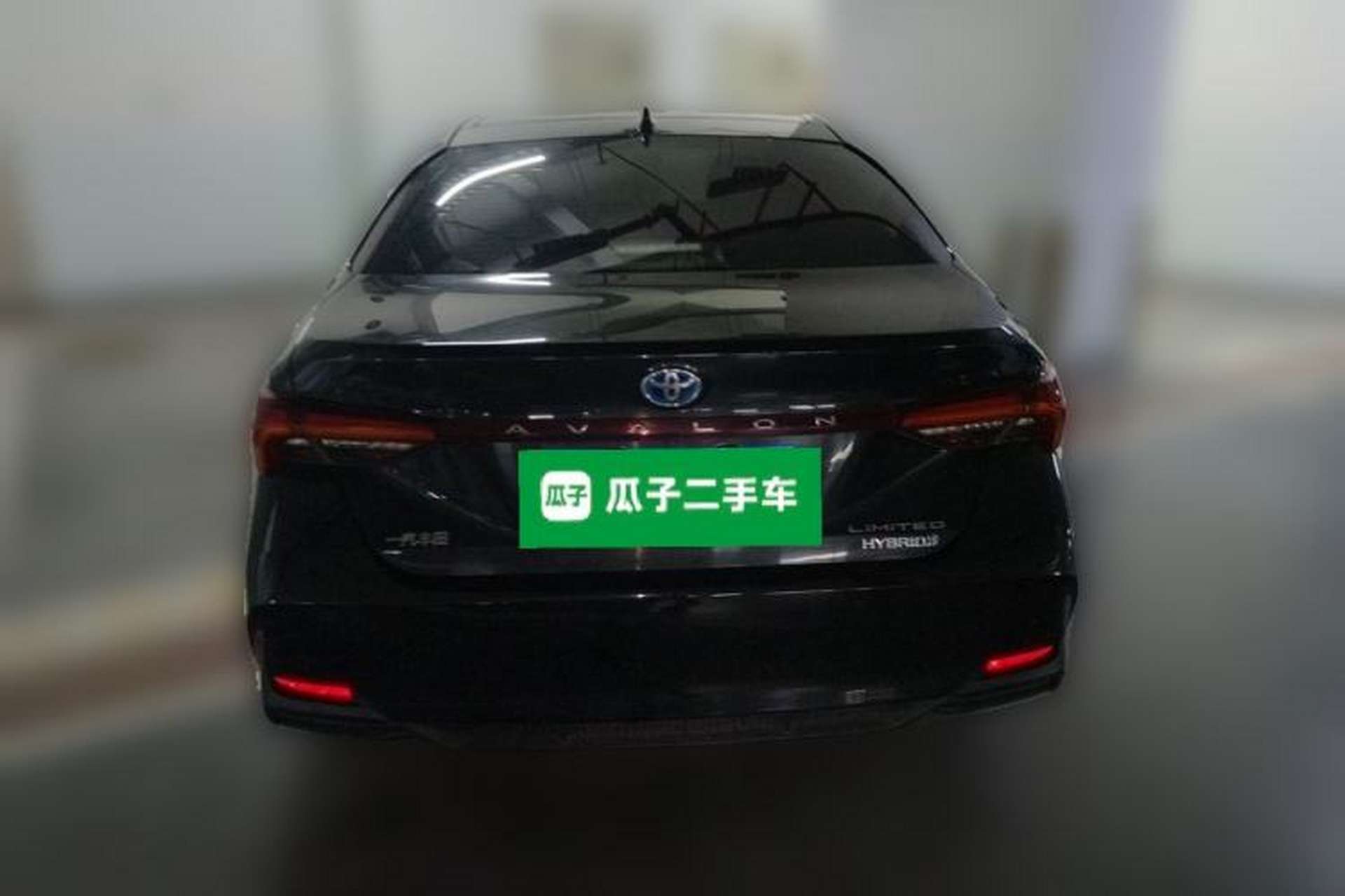 Used Toyota Avalon 2019 Dual-Engine 2.5L Limited Flagship Edition China VI Standard Rear