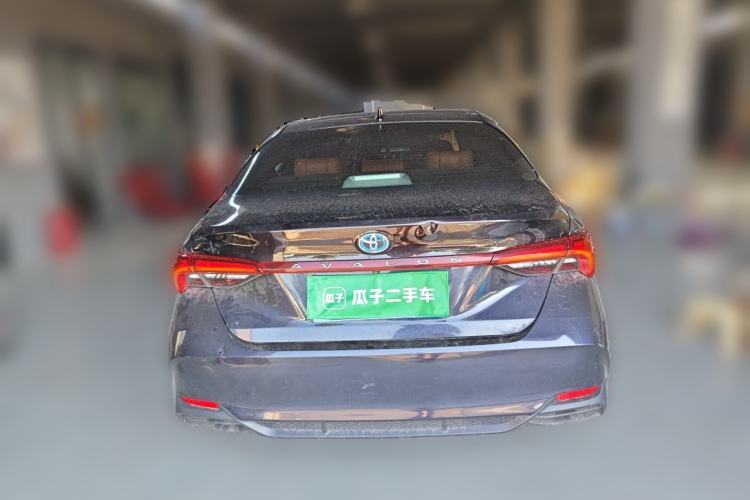 Used Toyota Avalon 2019 Dual-Engine 2.5L Limited Flagship Edition China VI Standard Rear