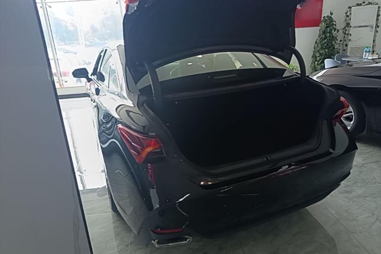 Used Toyota Avalon 2019 2.5L Touring Premium Version China VI Standard Rear Left 45 Deg