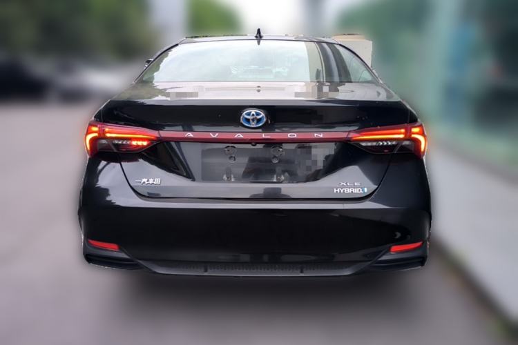 Used Toyota Avalon 2019 Dual-Engine 2.5L XLE Prestige Version China VI Standard Rear