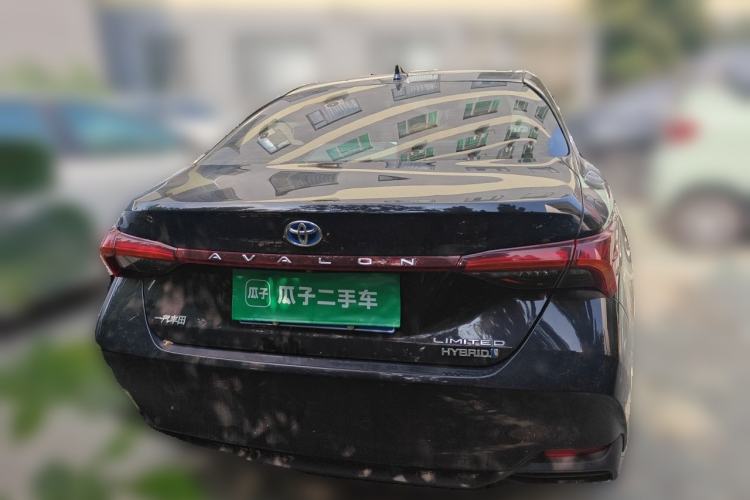 Used Toyota Avalon 2019 Dual-Engine 2.5L Limited Flagship Edition China VI Standard Rear