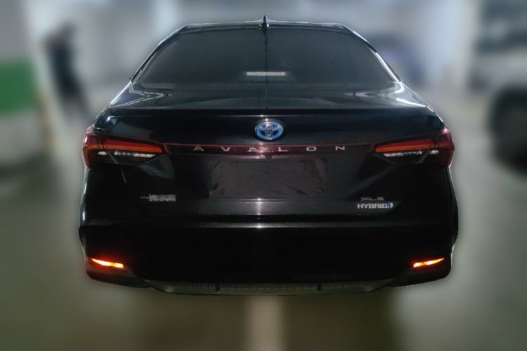 Used Toyota Avalon 2019 Dual-Engine 2.5L XLE Prestige Version China VI Standard Rear