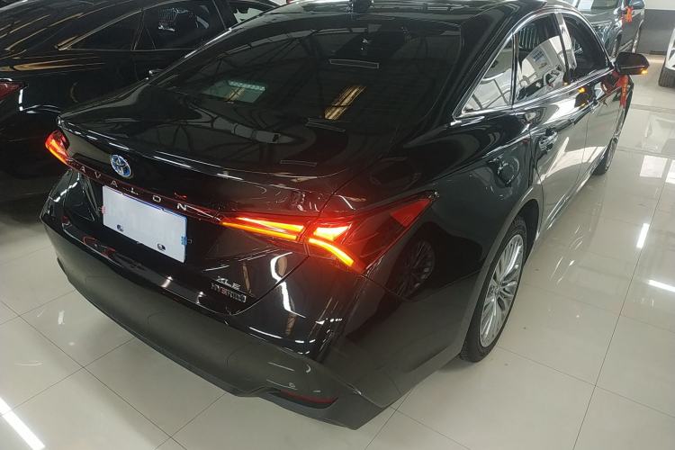 Used Toyota Avalon 2019 Dual-Engine 2.5L XLE Prestige Version China VI Standard Rear Right 45 Deg