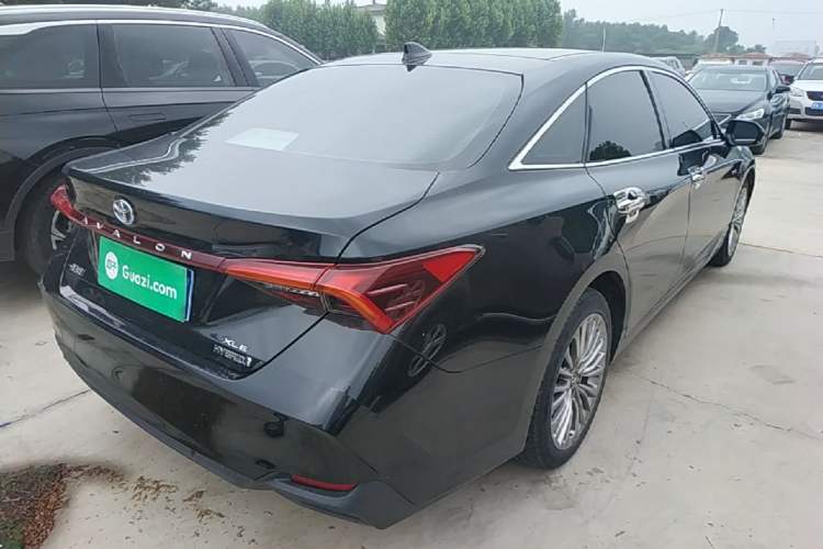 Used Toyota Avalon 2019 Dual-Engine 2.5L XLE Prestige Version China VI Standard Rear Right 45 Deg
