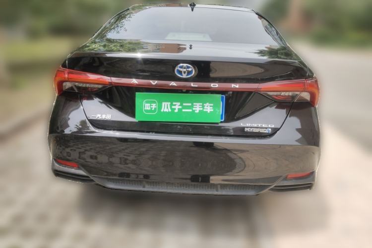 Used Toyota Avalon 2019 Dual-Engine 2.5L Limited Flagship Edition China VI Standard Rear