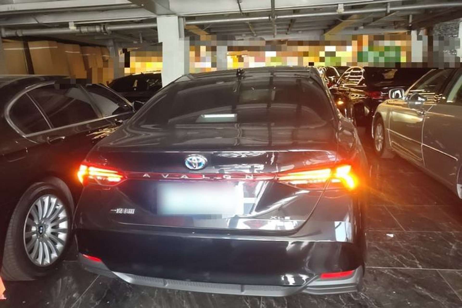 Used Toyota Avalon 2019 Dual-Engine 2.5L XLE Prestige Version China VI Standard Rear