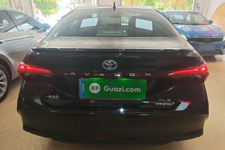 Used Toyota Avalon 2019 Dual-Engine 2.5L XLE Prestige Version China VI Standard Rear