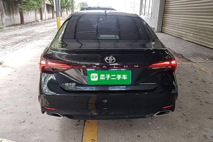 Used Toyota Avalon 2019 2.5L Touring Premium Version China VI Standard Rear