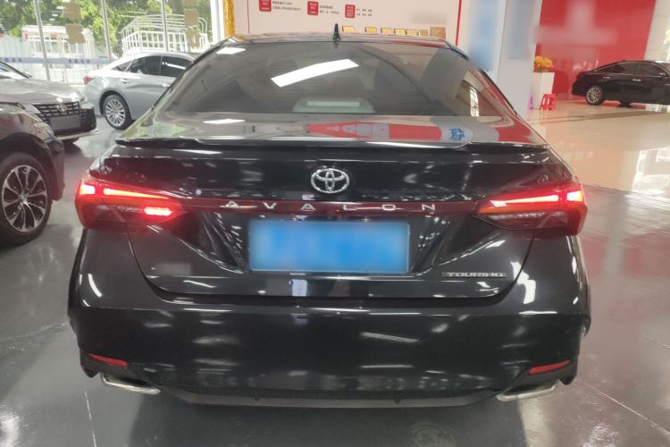 Used Toyota Avalon 2019 2.5L Touring Premium Version China VI Standard Rear