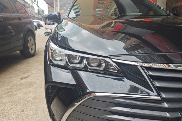 Used Toyota Avalon 2019 2.0L Luxury Edition China VI Standard Right Front Headlight
