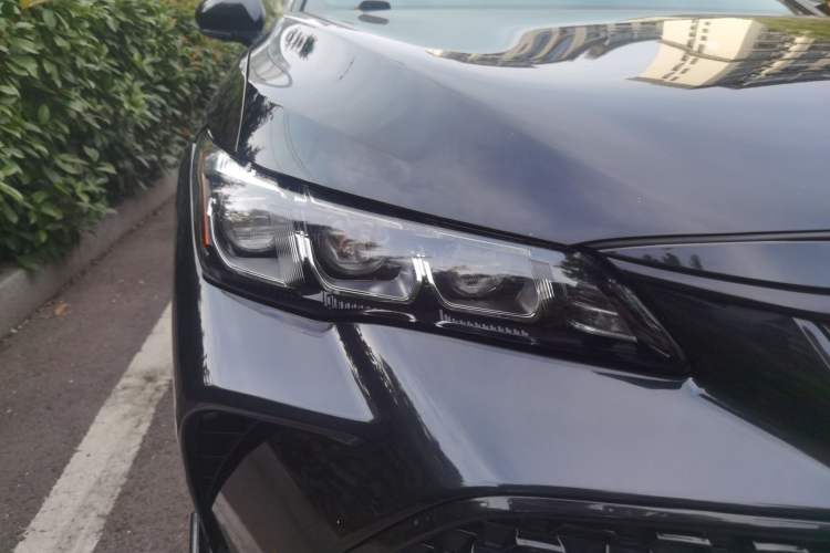 Used Toyota Avalon 2019 Dual-Engine 2.5L XLE Prestige Version China VI Standard Right Front Headlight